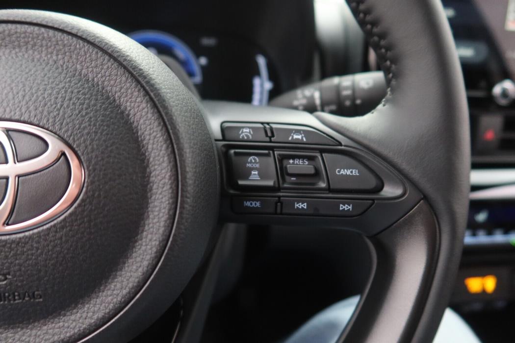 TOYOTA Yaris Cross 2026