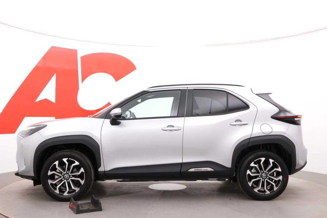TOYOTA Yaris Cross 2026