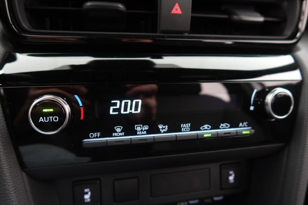 TOYOTA Yaris Cross 2026