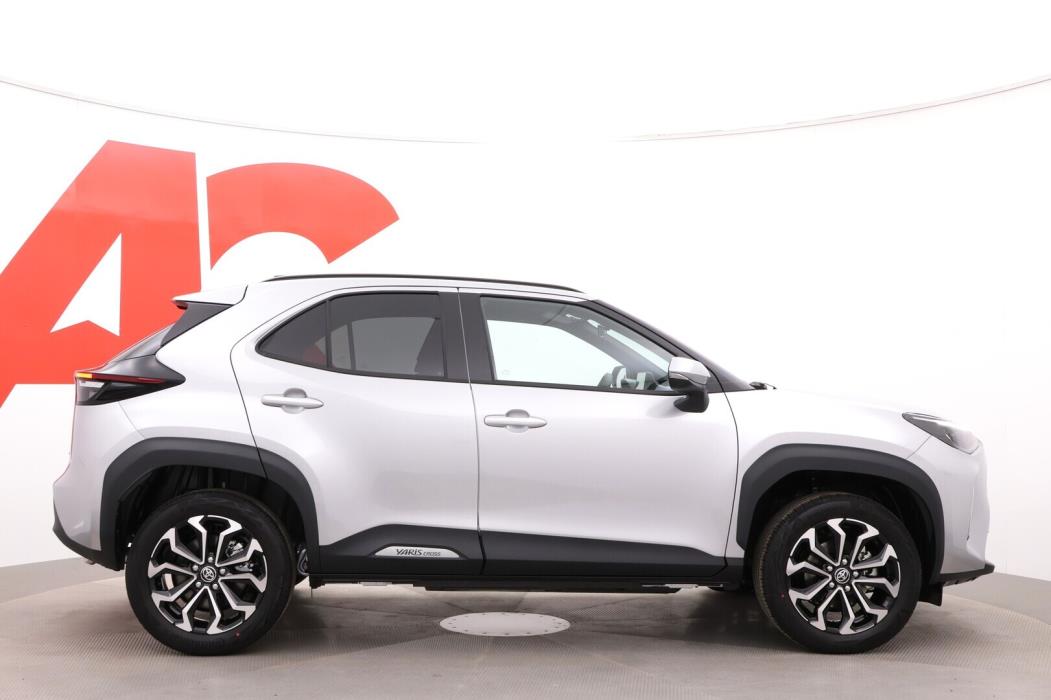 TOYOTA Yaris Cross 2026