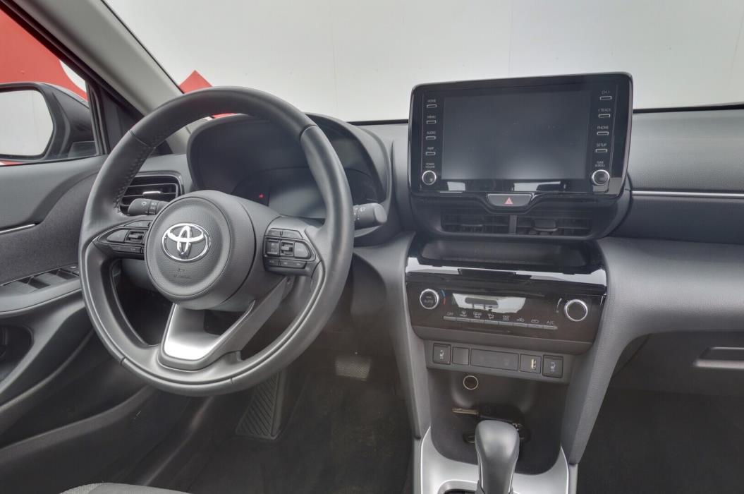 TOYOTA Yaris Cross 2024