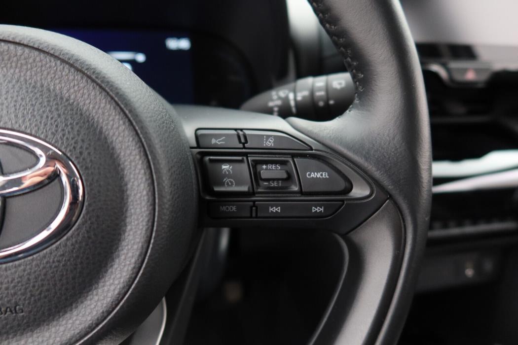 TOYOTA Yaris Cross 2024