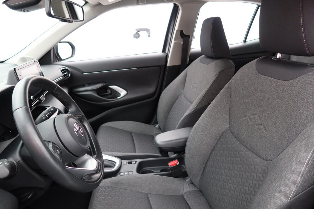 TOYOTA Yaris Cross 2024