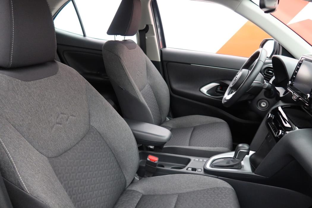 TOYOTA Yaris Cross 2024