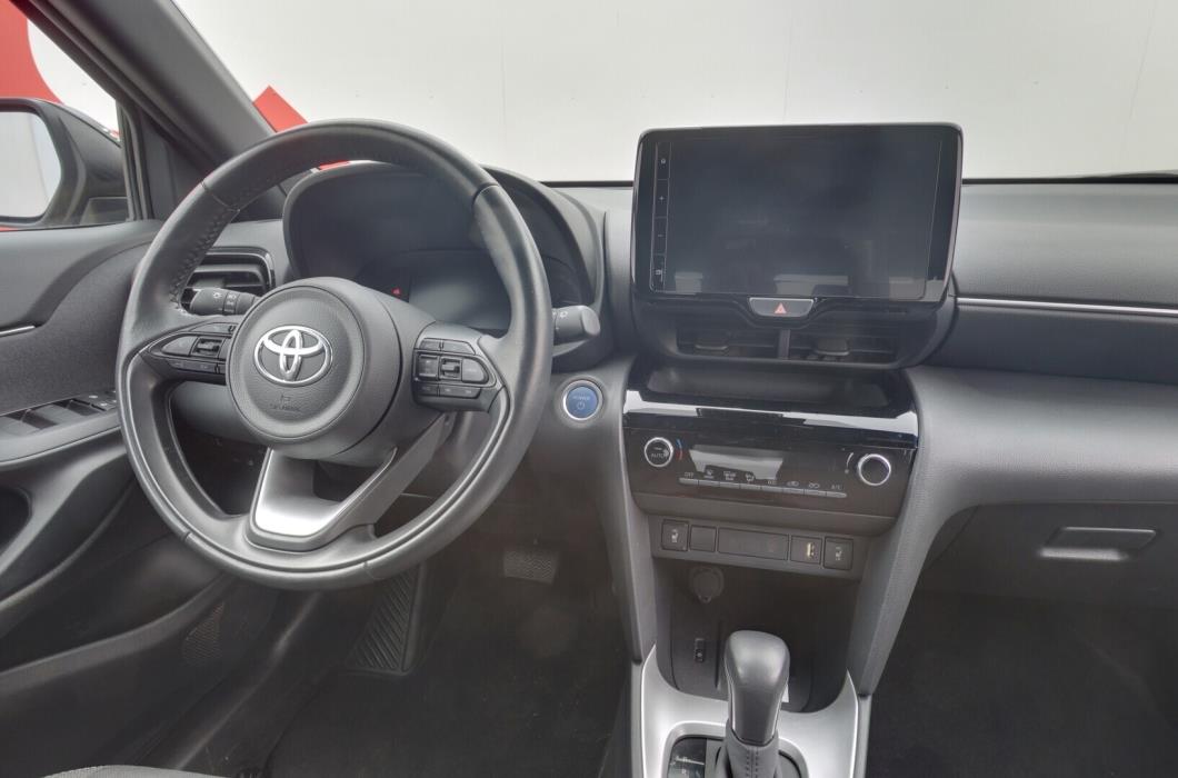 TOYOTA Yaris Cross 2024