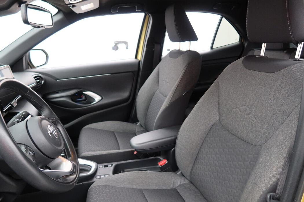 TOYOTA Yaris Cross 2024