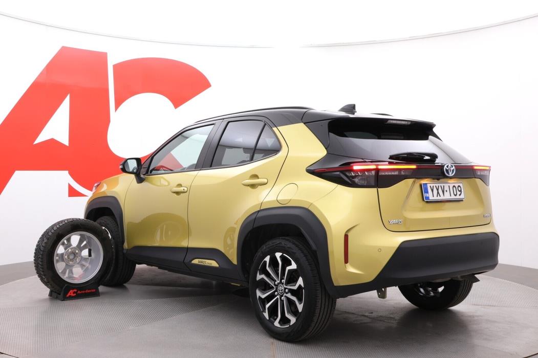 TOYOTA Yaris Cross 2024
