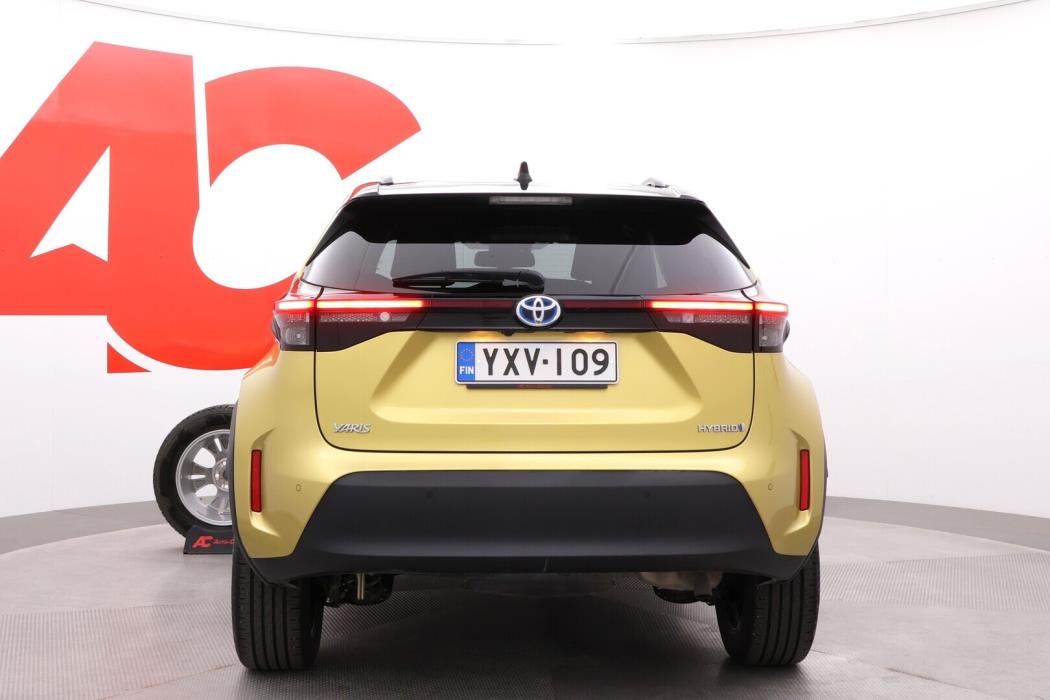 TOYOTA Yaris Cross 2024