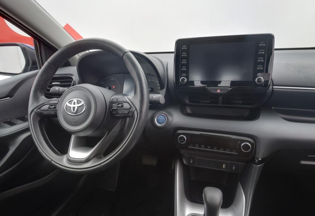 TOYOTA Yaris 2024