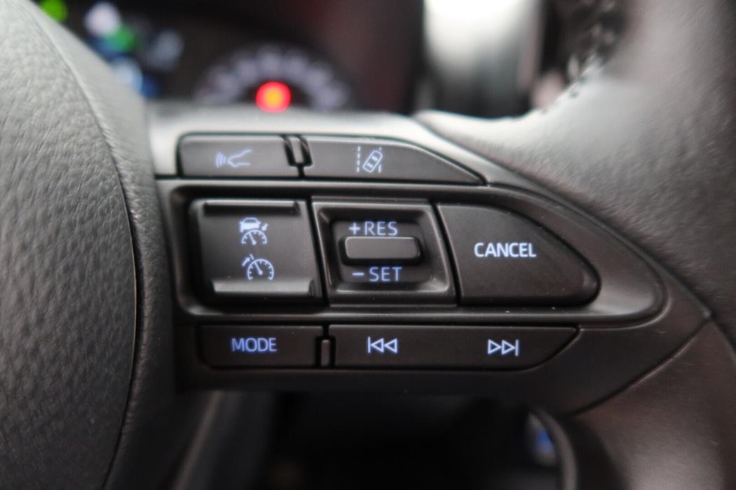 TOYOTA Yaris 2024