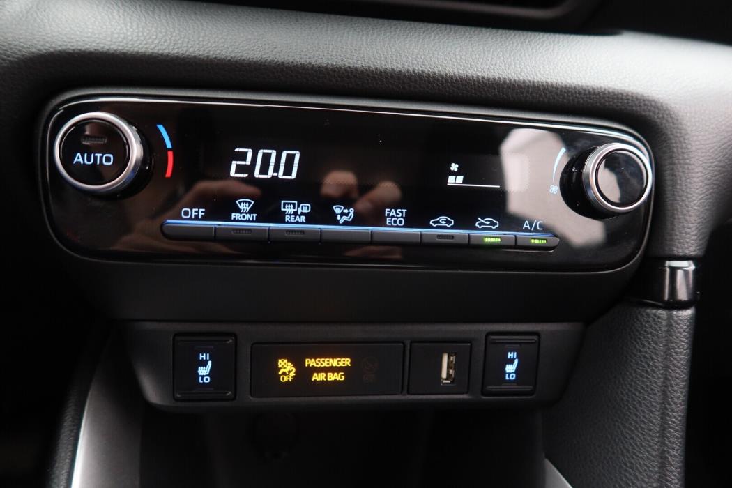 TOYOTA Yaris 2024