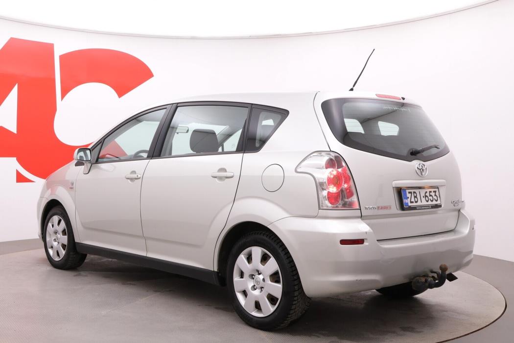 TOYOTA Corolla Verso 2005