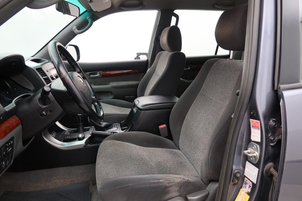 TOYOTA Land Cruiser 2005
