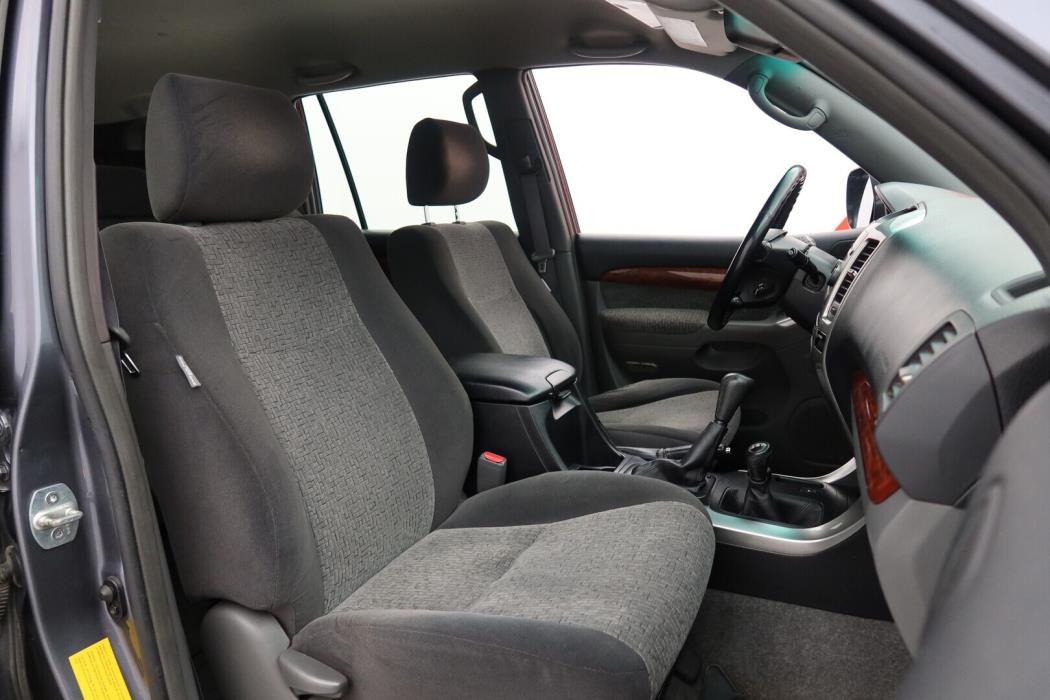 TOYOTA Land Cruiser 2005