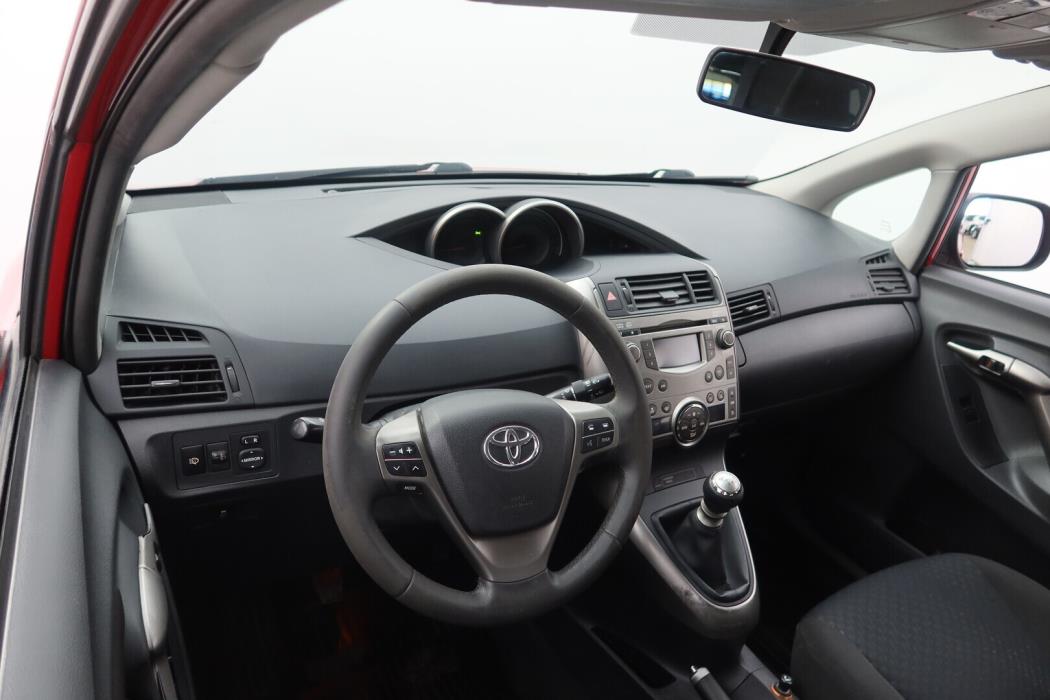 TOYOTA Verso 2010