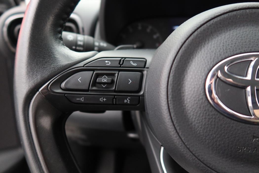 TOYOTA Yaris 2023