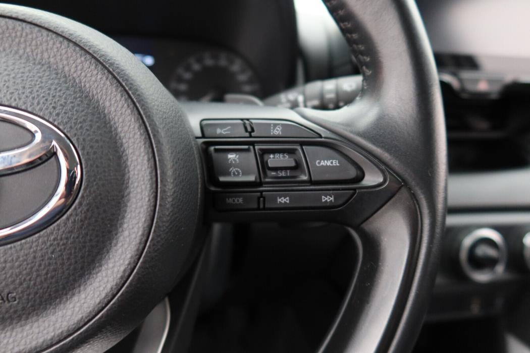 TOYOTA Yaris 2023