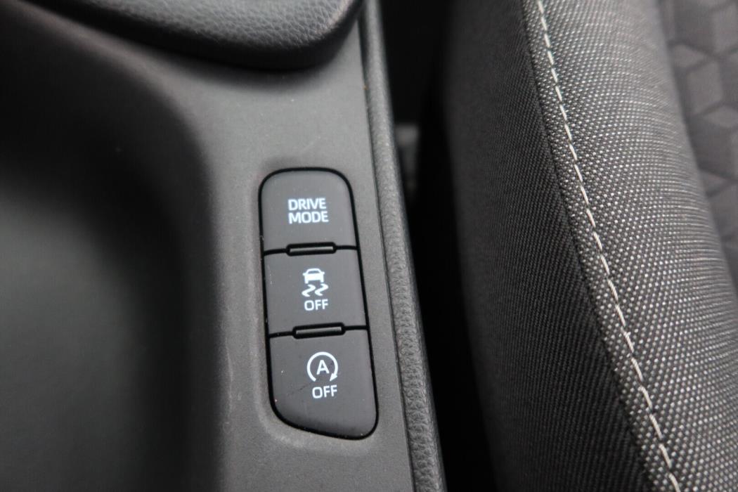 TOYOTA Yaris 2023