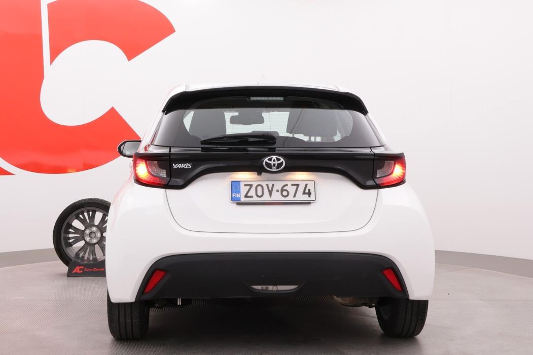 TOYOTA Yaris 2023