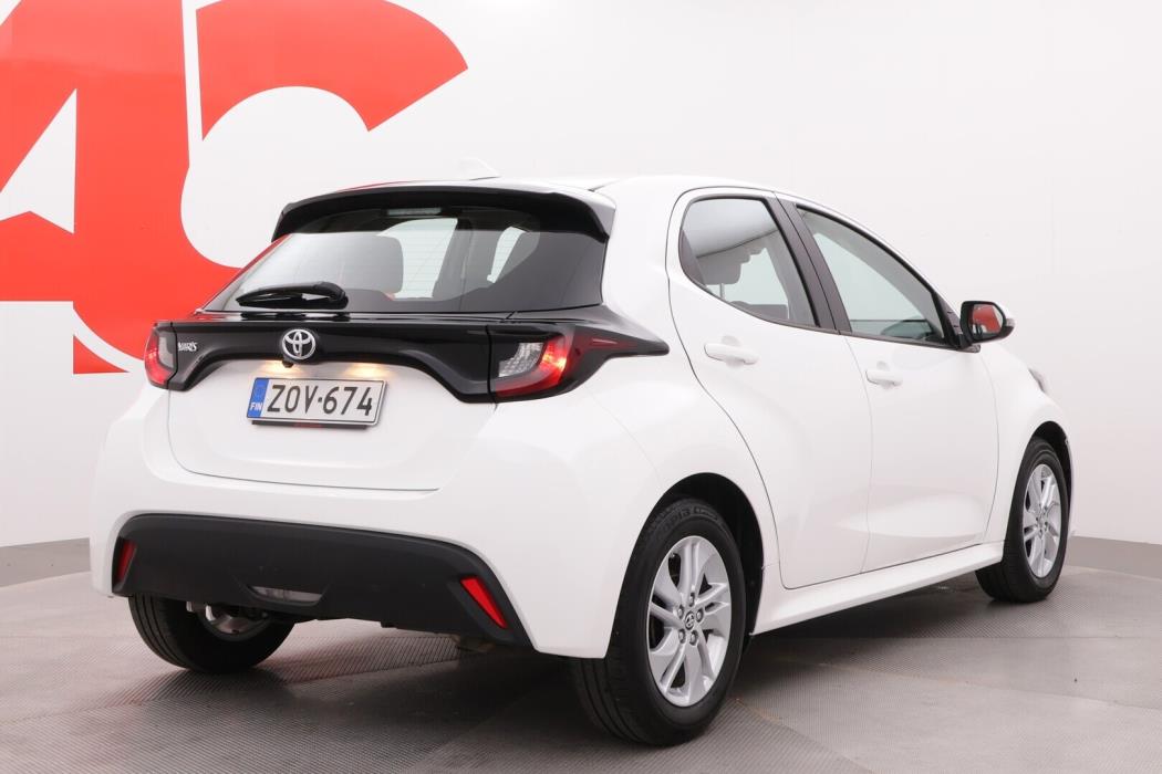 TOYOTA Yaris 2023
