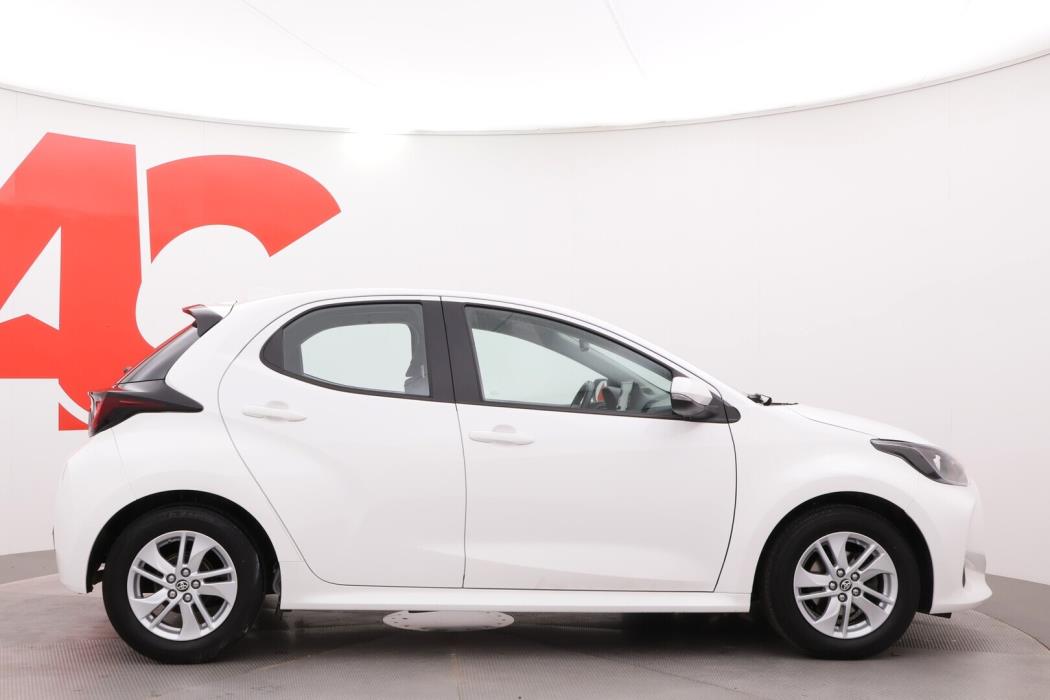 TOYOTA Yaris 2023