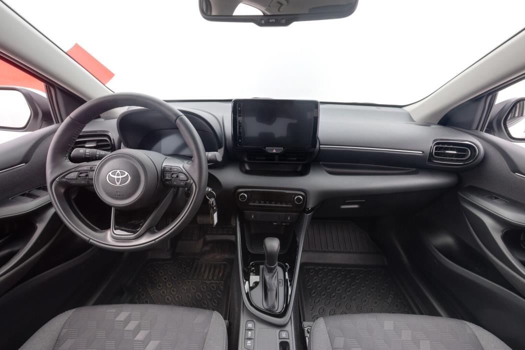 TOYOTA Yaris 2025