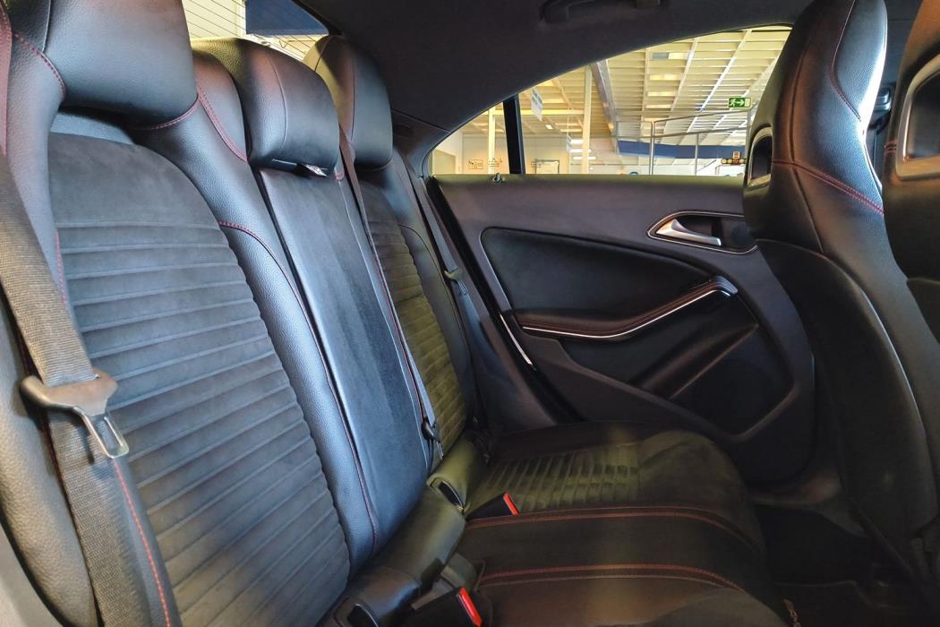 MERCEDES-BENZ CLA 2015