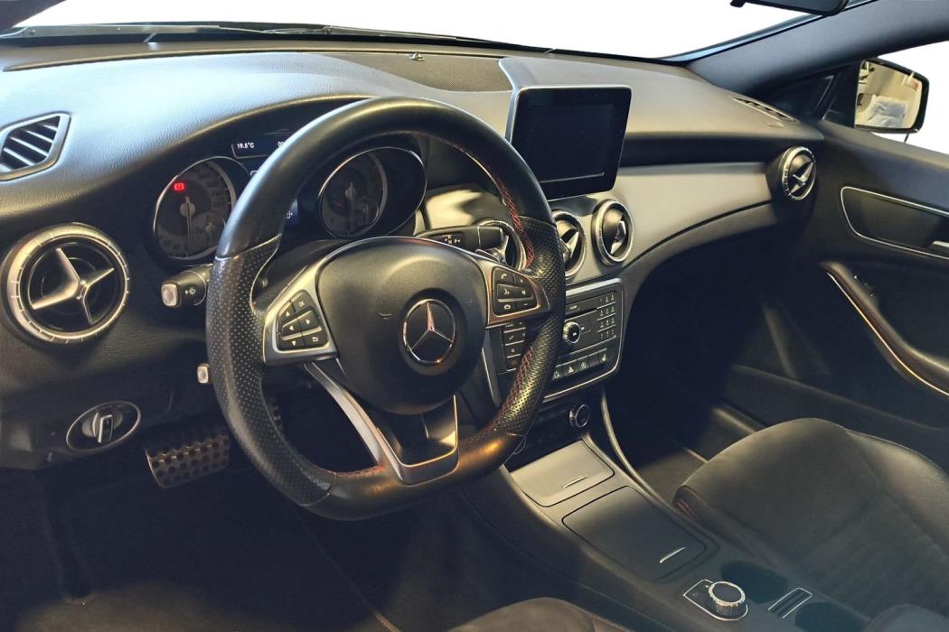 MERCEDES-BENZ CLA 2015