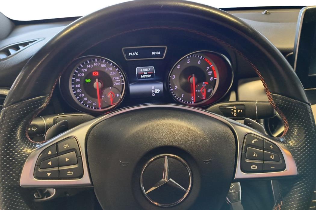 MERCEDES-BENZ CLA 2015