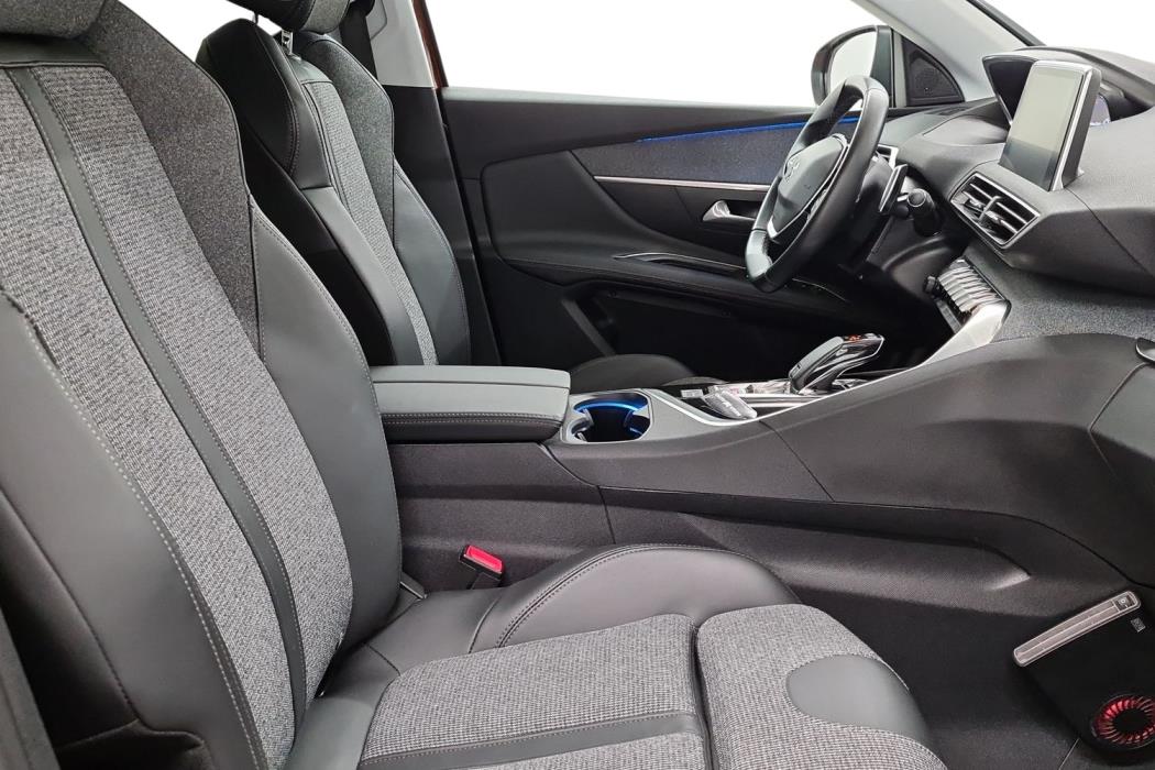 PEUGEOT 3008 2019