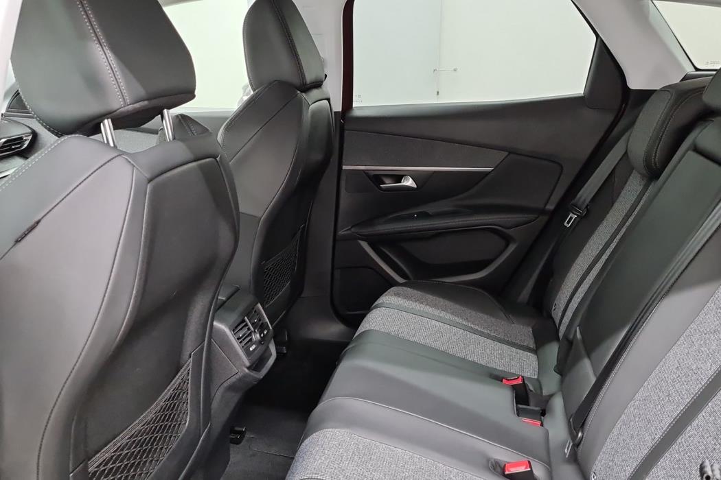 PEUGEOT 3008 2019