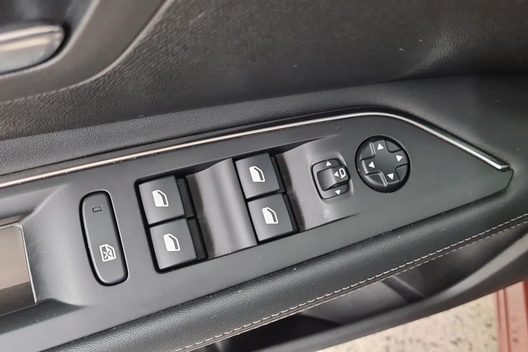 PEUGEOT 3008 2019