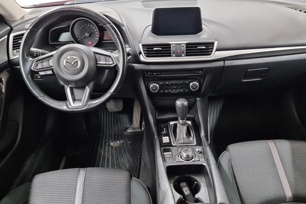 MAZDA Mazda3 2018