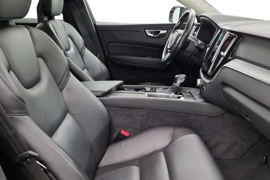 VOLVO XC60 2018