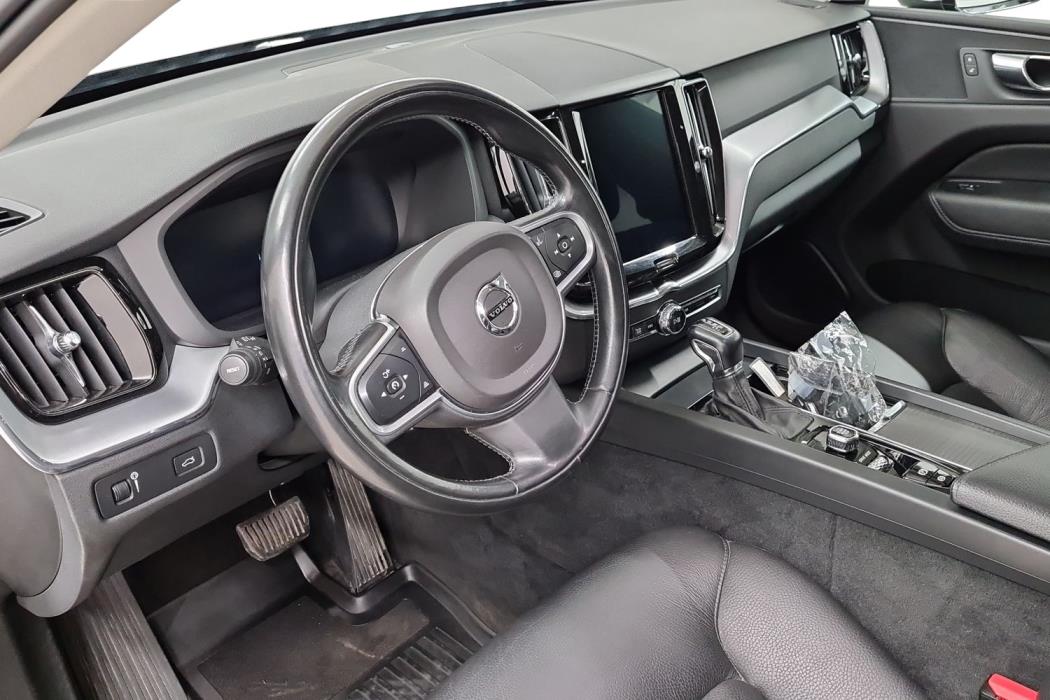 VOLVO XC60 2018