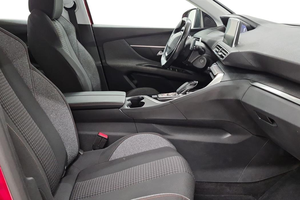 PEUGEOT 3008 2019