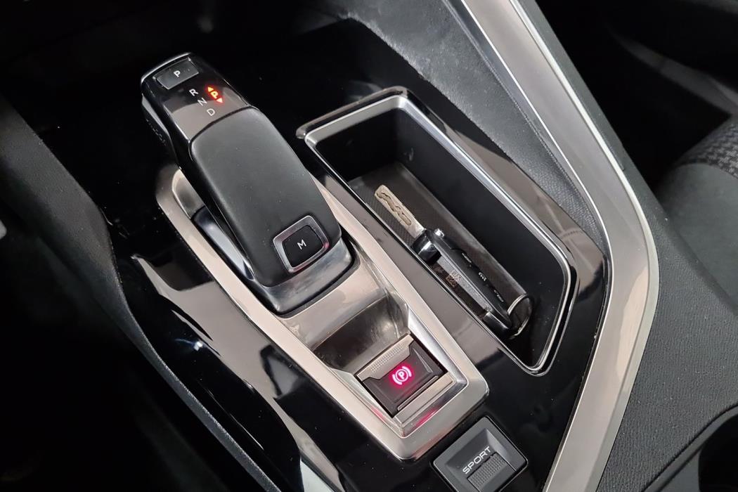 PEUGEOT 3008 2019
