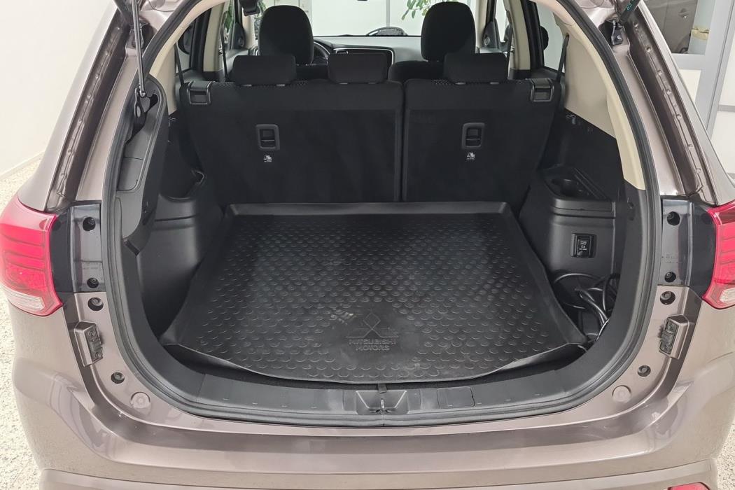 MITSUBISHI OUTLANDER PHEV 2019