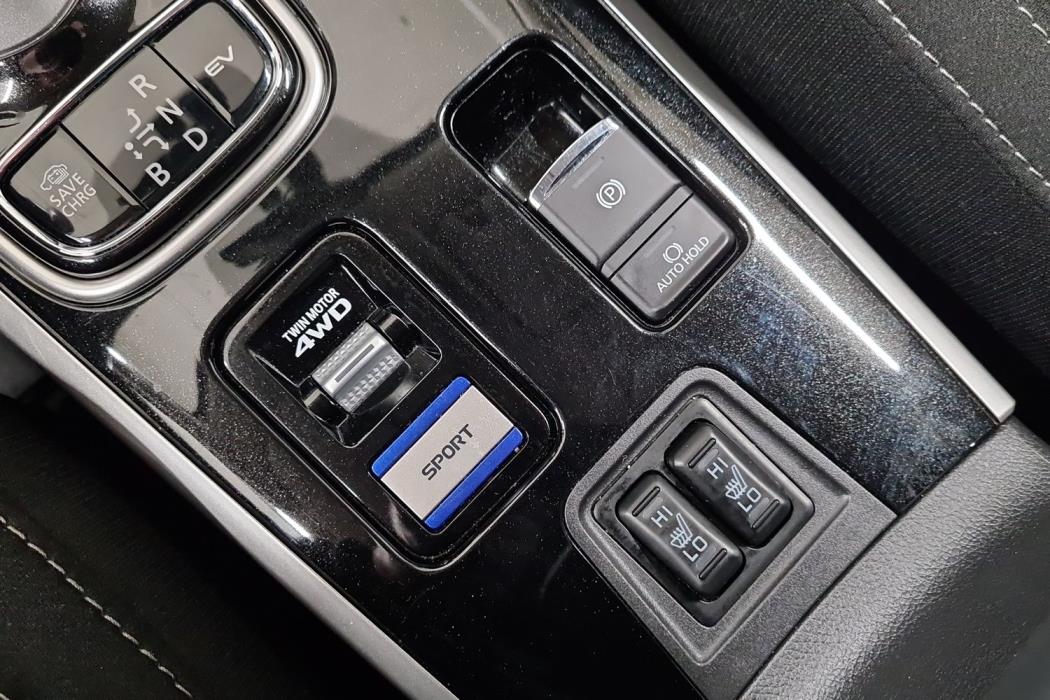 MITSUBISHI OUTLANDER PHEV 2019