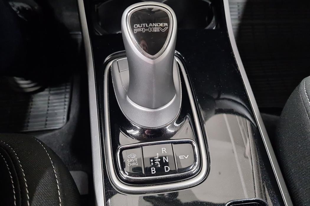 MITSUBISHI OUTLANDER PHEV 2019