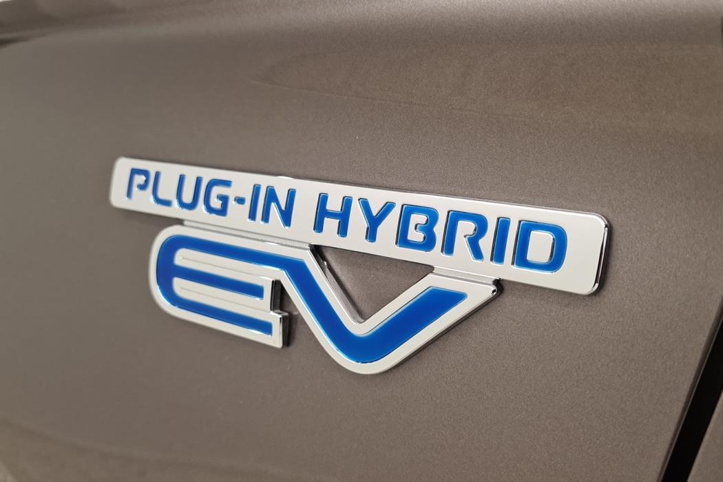 MITSUBISHI OUTLANDER PHEV 2019