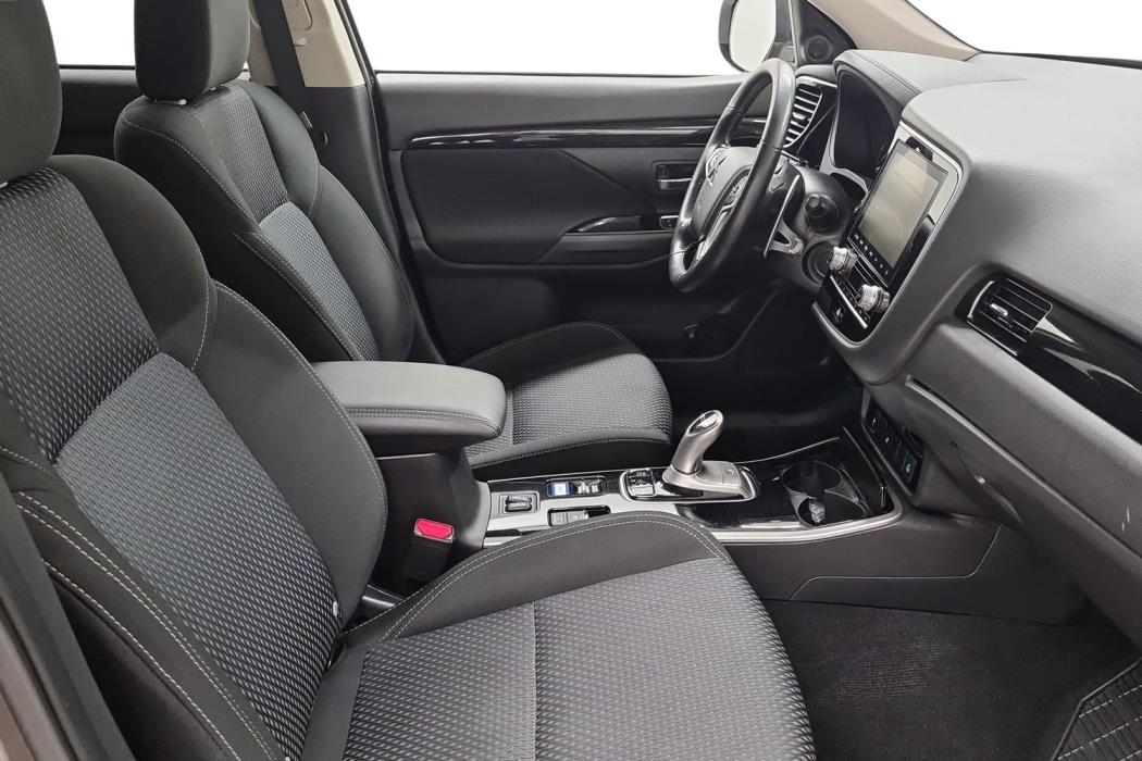 MITSUBISHI OUTLANDER PHEV 2019