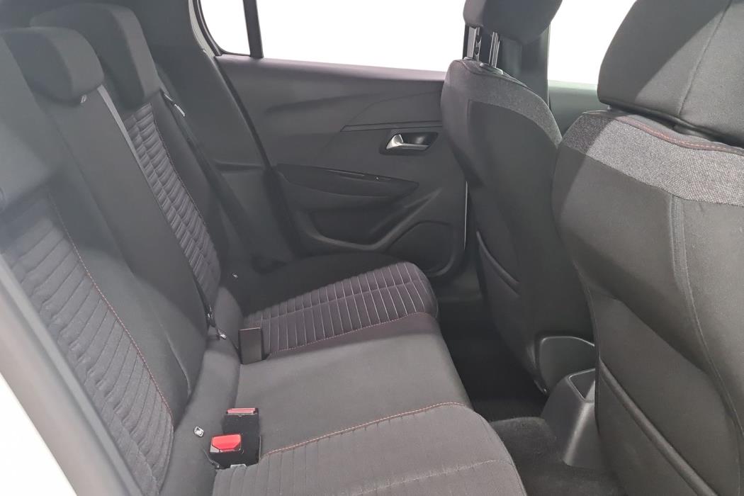PEUGEOT 208 2021