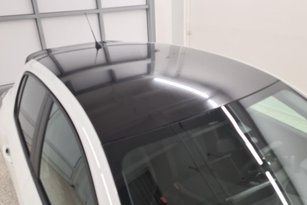 PEUGEOT 208 2021