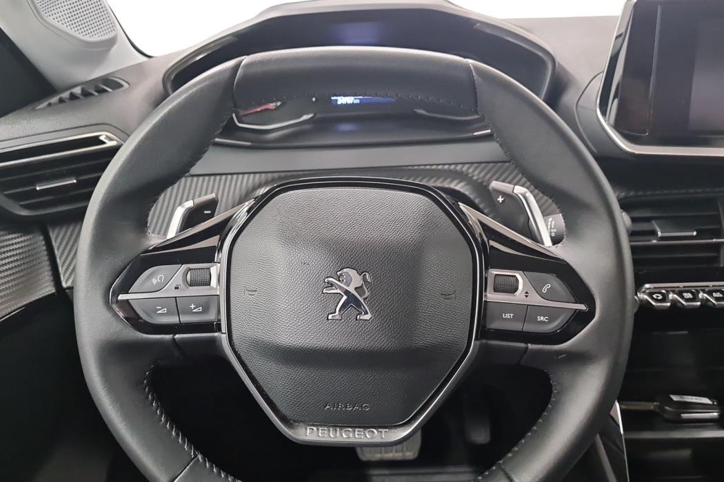 PEUGEOT 208 2021