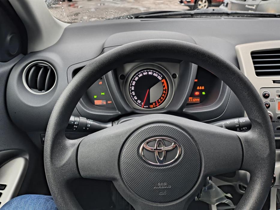 TOYOTA Urban Cruiser 2009