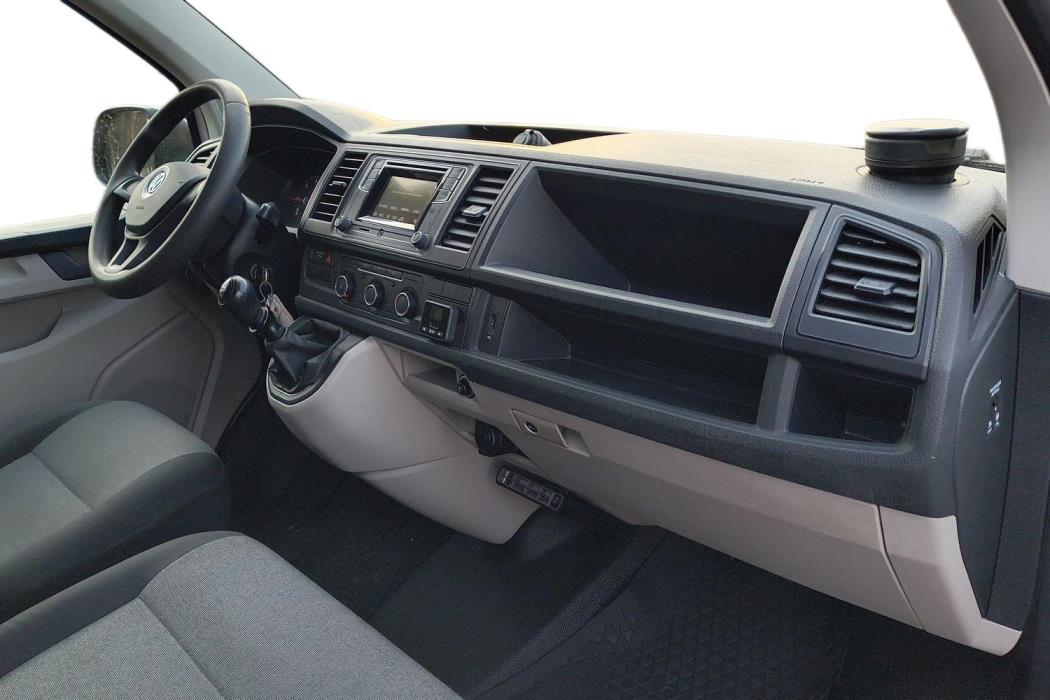 VOLKSWAGEN TRANSPORTER 2018