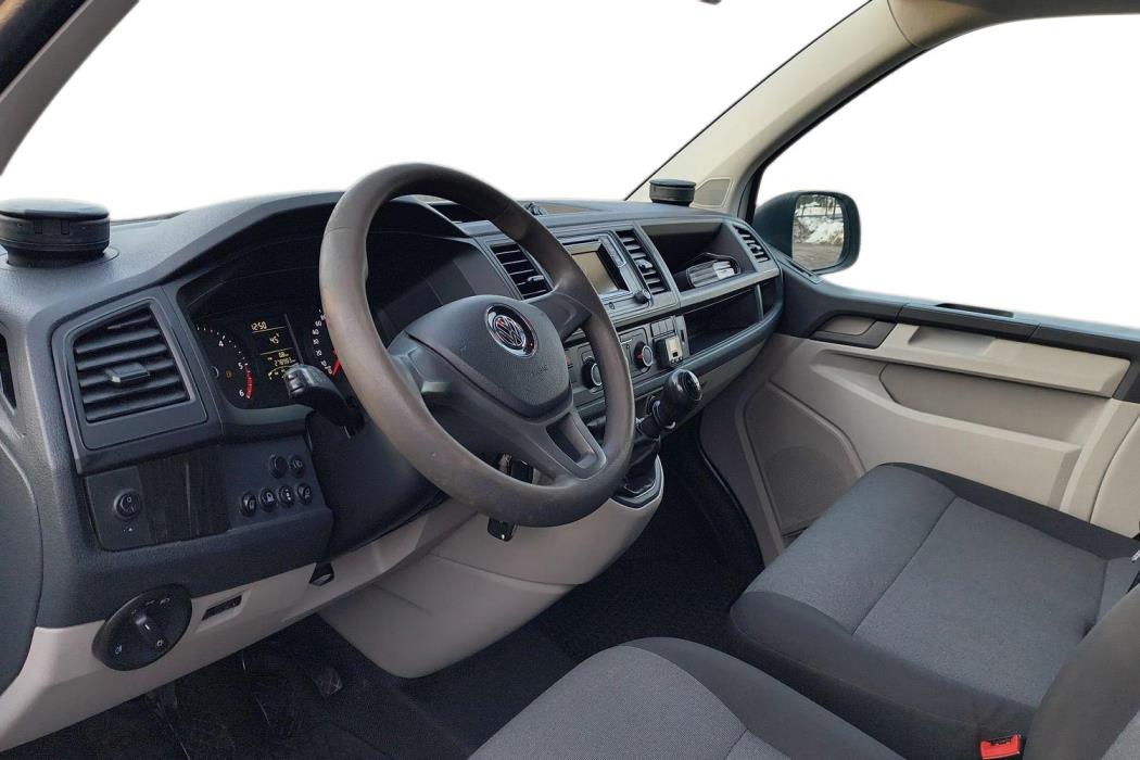 VOLKSWAGEN TRANSPORTER 2018