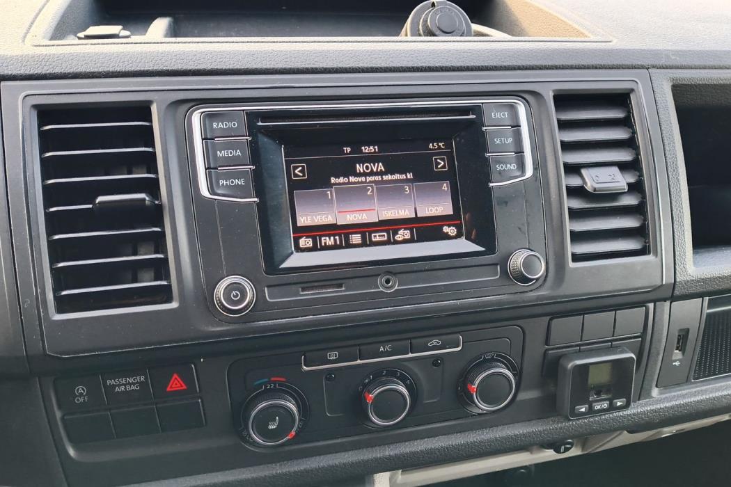 VOLKSWAGEN TRANSPORTER 2018