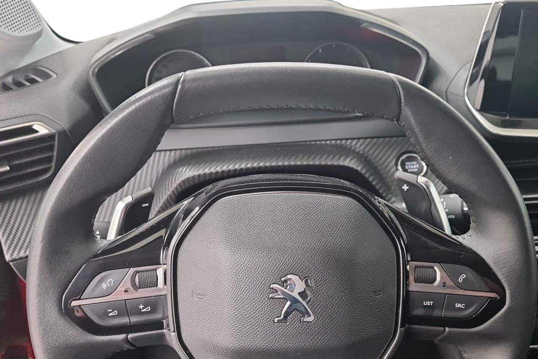 PEUGEOT 208 2021